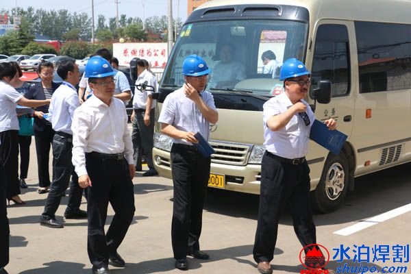 侯典峰、王力舟來水泊焊割